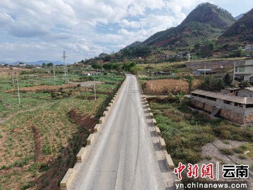 云南省公路局 以 路 为媒 贯彻中央八项规定精神